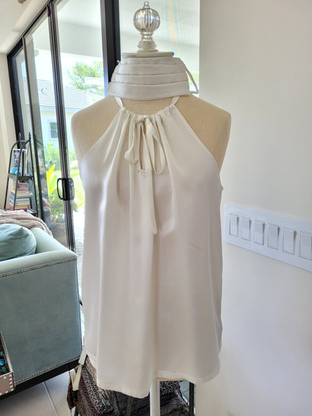 Keyhole Top