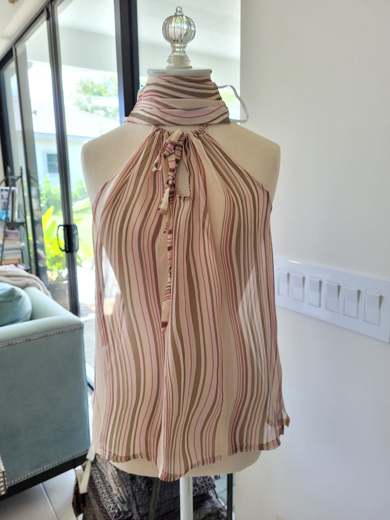Keyhole Top